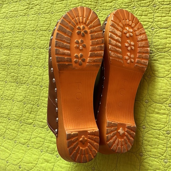 Clogs - Picture 5 of 9